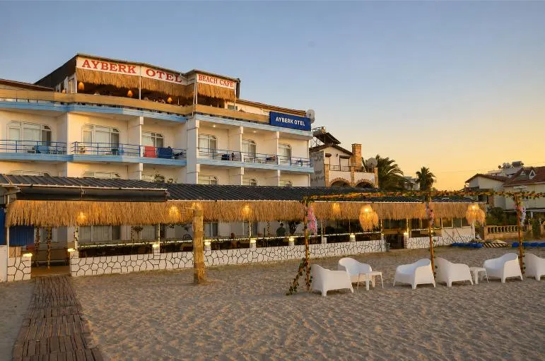 Ayberk Otel Avşa